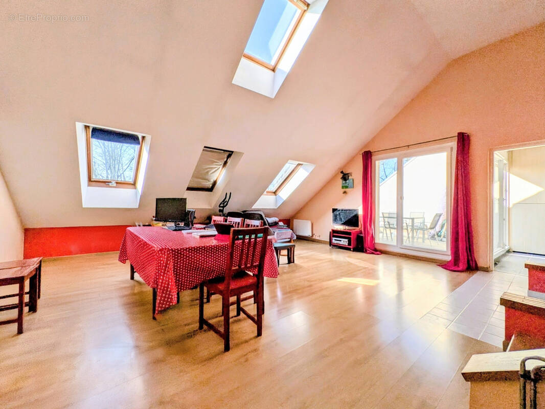 Appartement à JARVILLE-LA-MALGRANGE