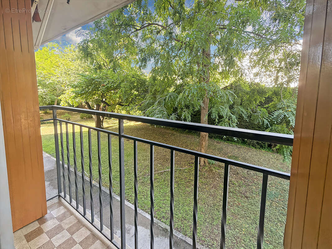 A vendre - Appartement 4 pièces - 74 m²  habitable - Marseille  12e - Les Caillols - photo 3