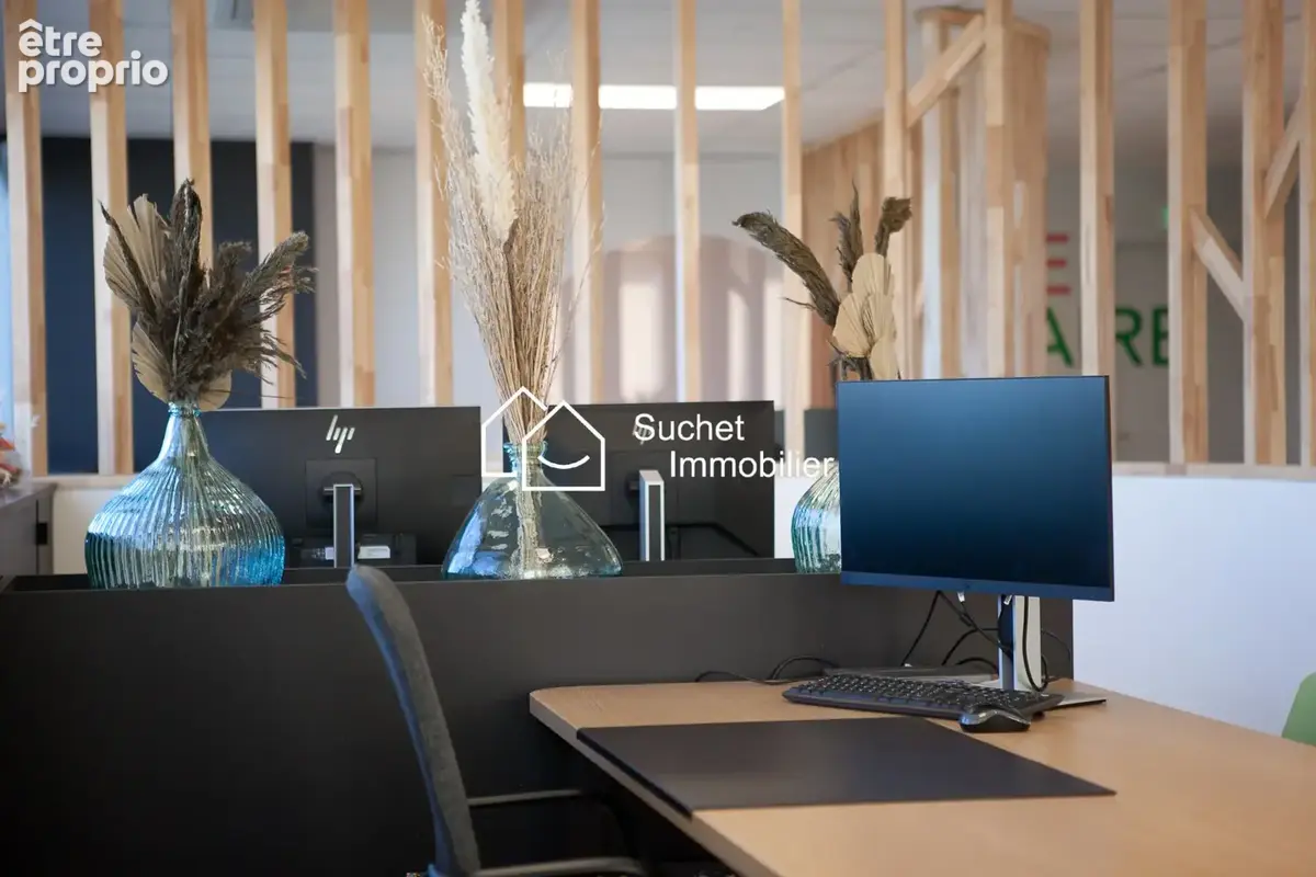 Bureaux contemporains de 121 m2 entièrement rénovés avec 4 stationnements privatifs   DPE C - photo 9