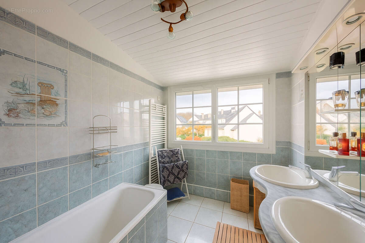 Maison à SAVIGNY-LE-TEMPLE