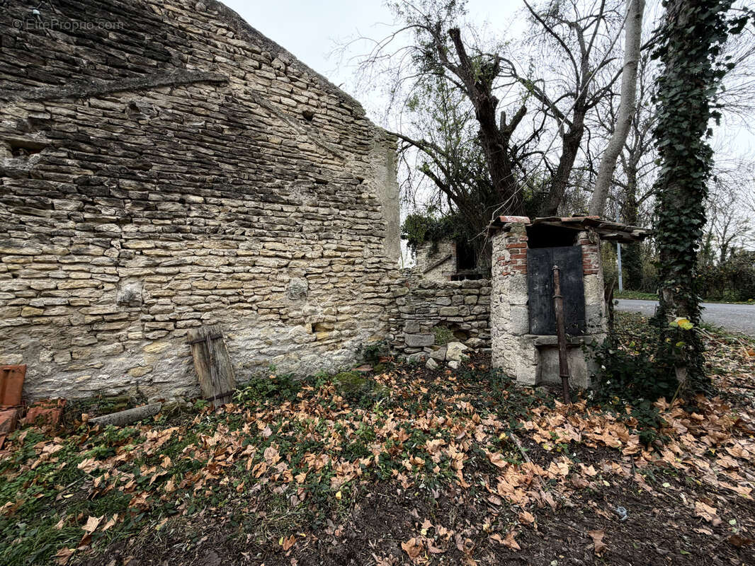 Terrain à BUSSIERES-ET-PRUNS