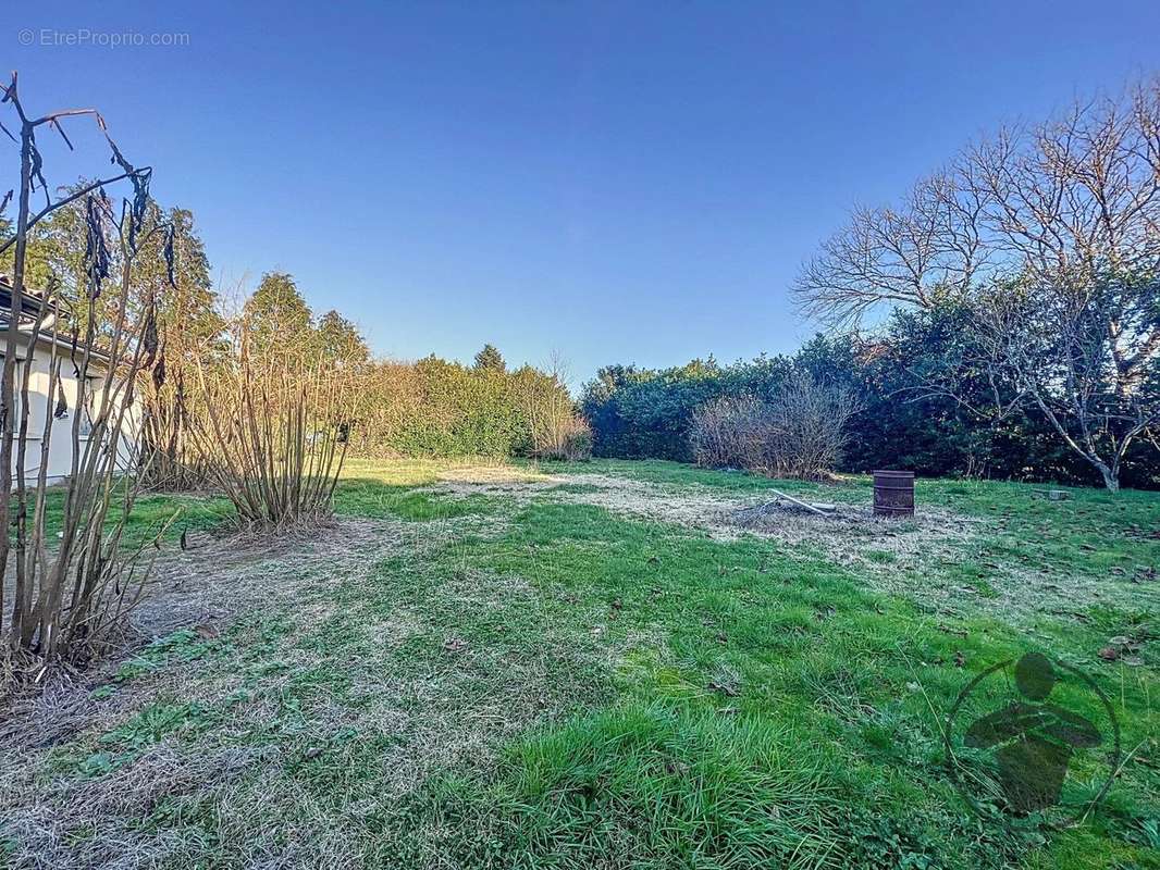 Maison à LES EGLISOTTES-ET-CHALAURES