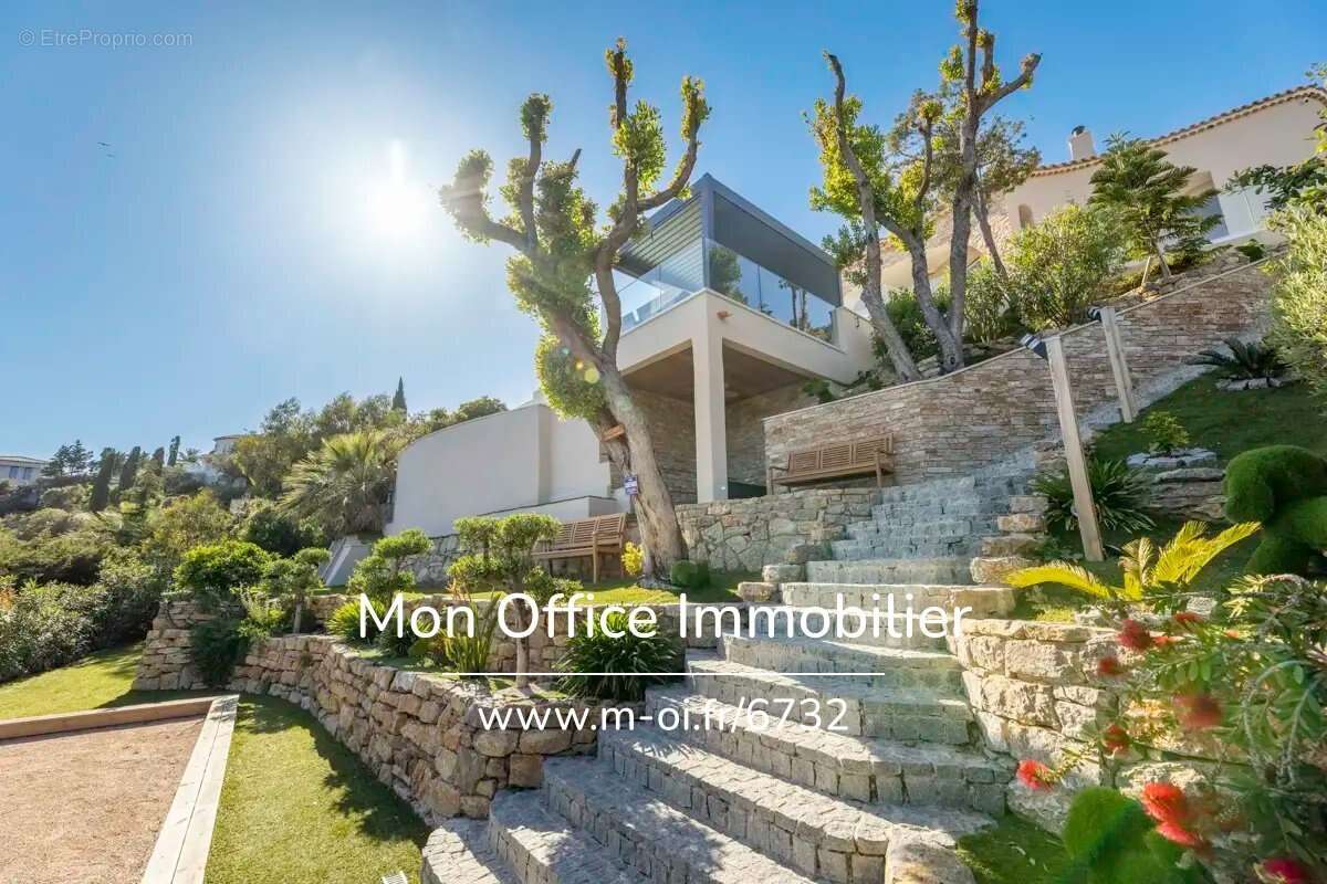Référence : 6732-JDO. - Villa d’exception avec vue mer panoramique aux Issambres - photo 20