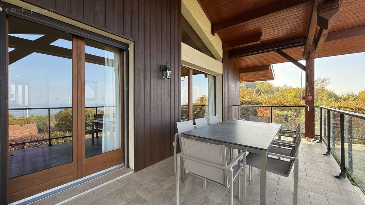 Maison à MAXILLY-SUR-LEMAN