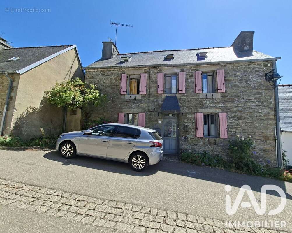 Maison 111 m² à La Roche-Derrien  - photo 2