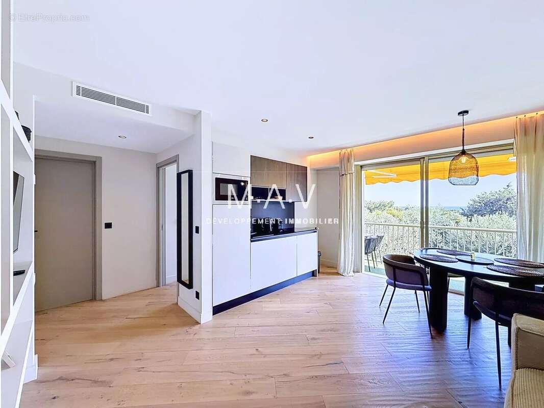Appartement à ROQUEBRUNE-CAP-MARTIN