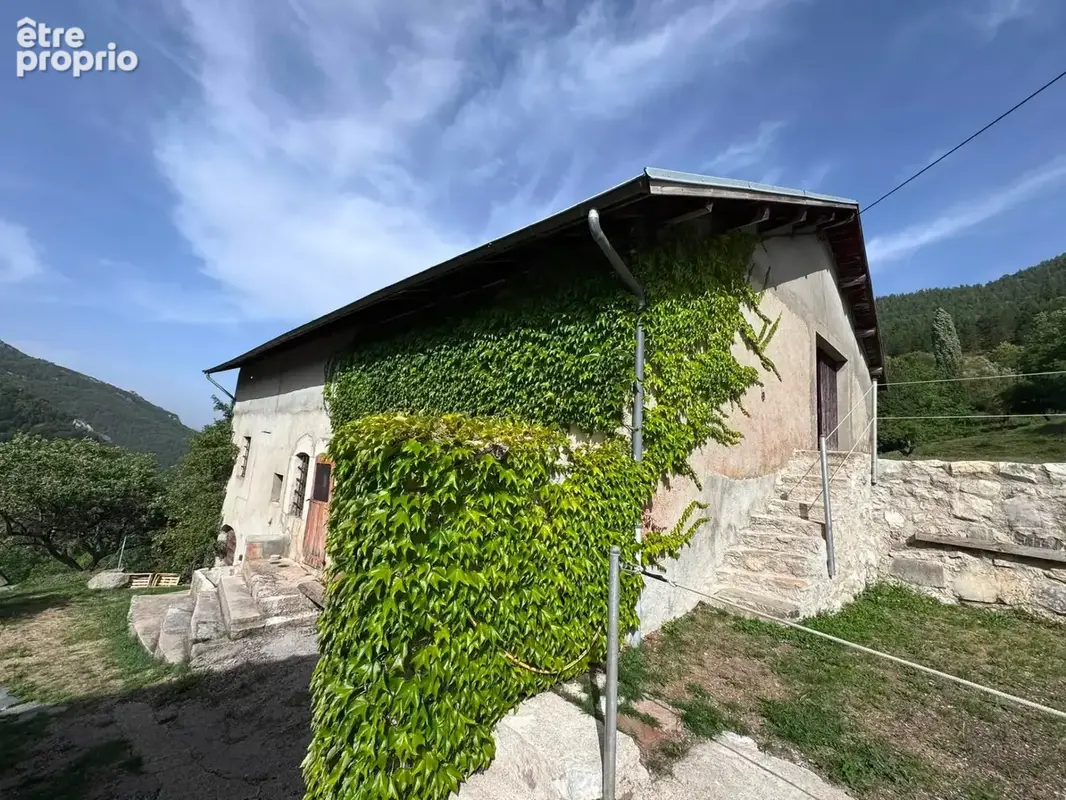 Maison de campagne indépendante à restaurer – Grimone (26) - photo 2