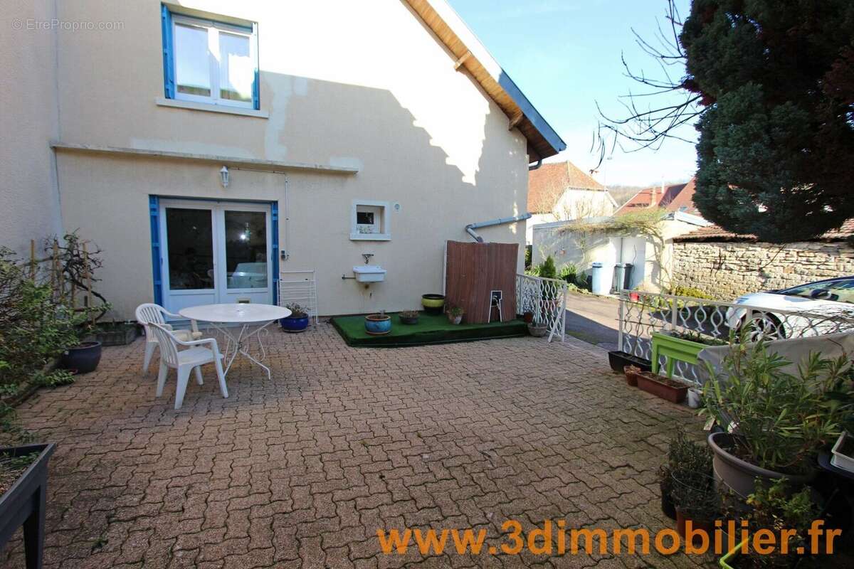 Photo 3 - Maison à LONS-LE-SAUNIER