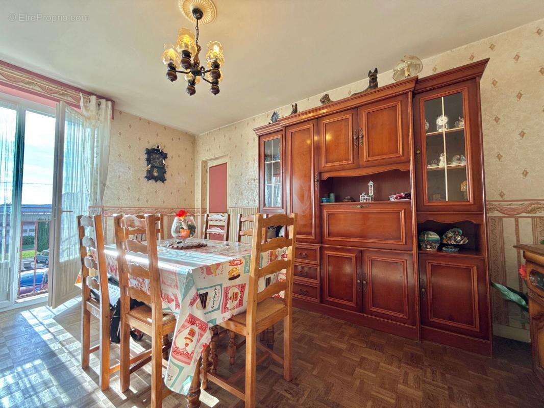 Appartement à CHENOVE