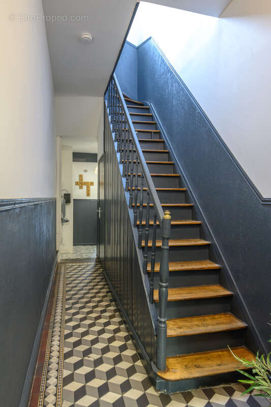 Immeuble de rapport entièrement rénové - 8 studios meublés - Superbe emplacement à Lille - Boulevard Victor Hu - photo 9