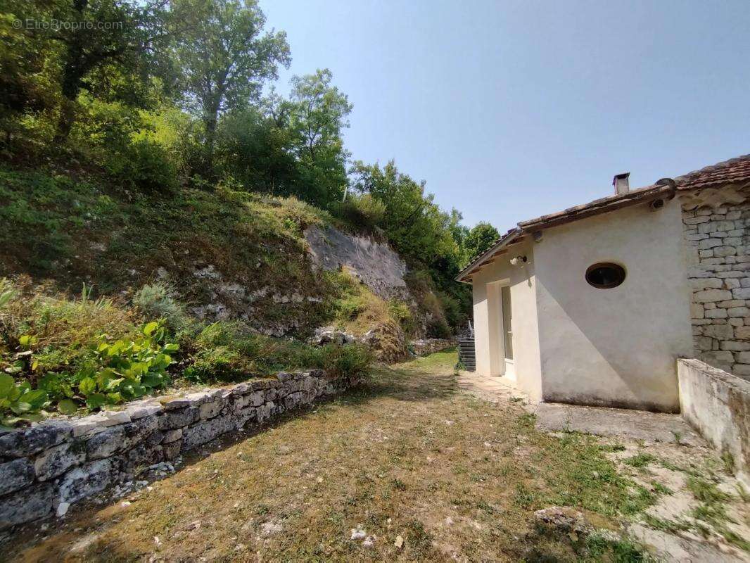 Maison à CASTELNAU-MONTRATIER