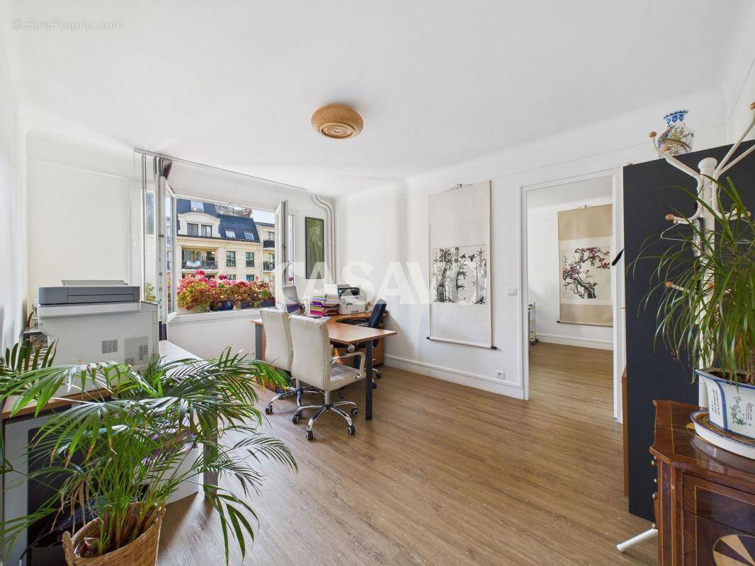 Appartement à CHARENTON-LE-PONT