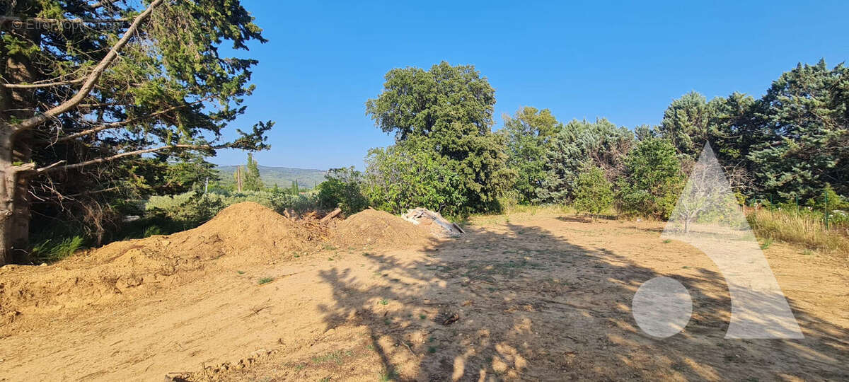 Terrain viabilisé de 853m² le défend PERMIS accepté et purgé pour une villa de 103m² - photo 4