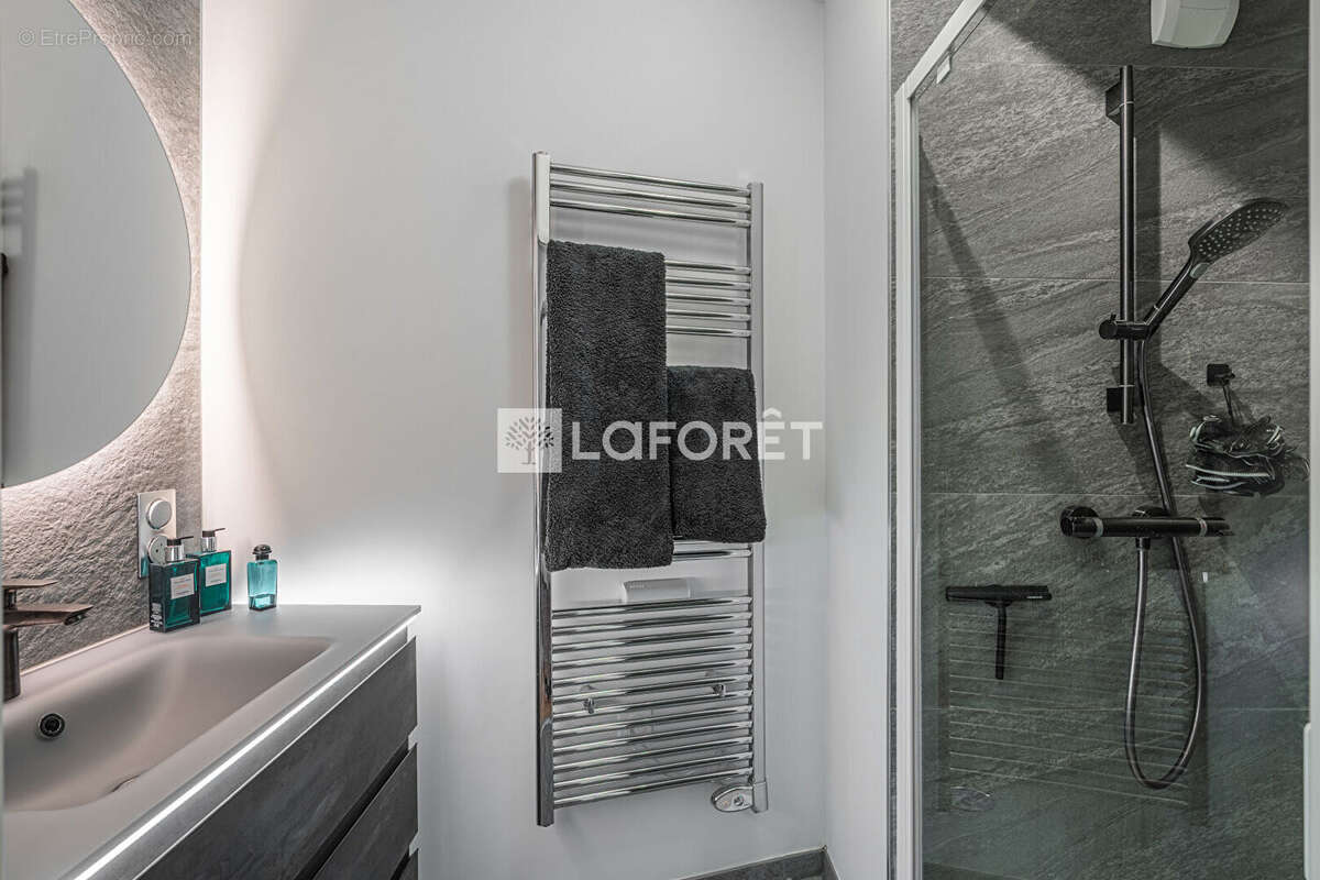 Appartement à CHALLES-LES-EAUX