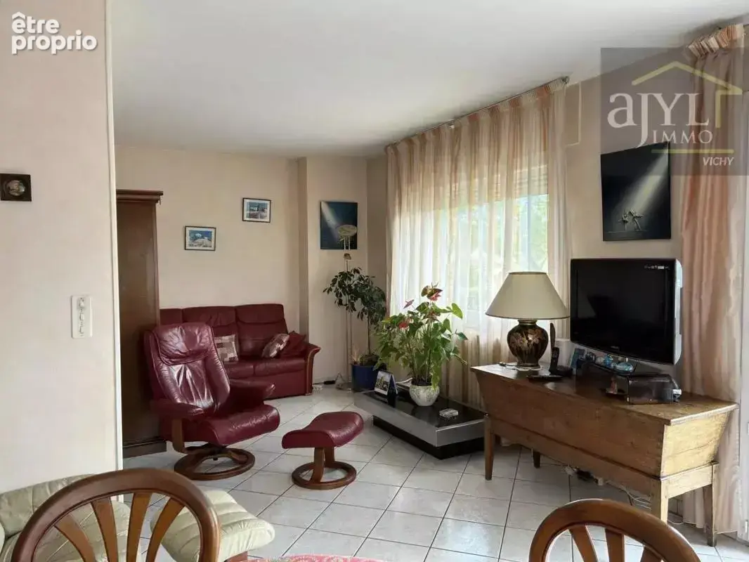 Maison 6 pièces 130 m² à vendre à Hauterive (03270) - photo 3
