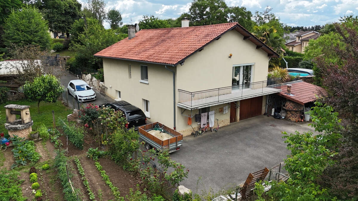 Maison familiale avec piscine   Péronnas - photo 18