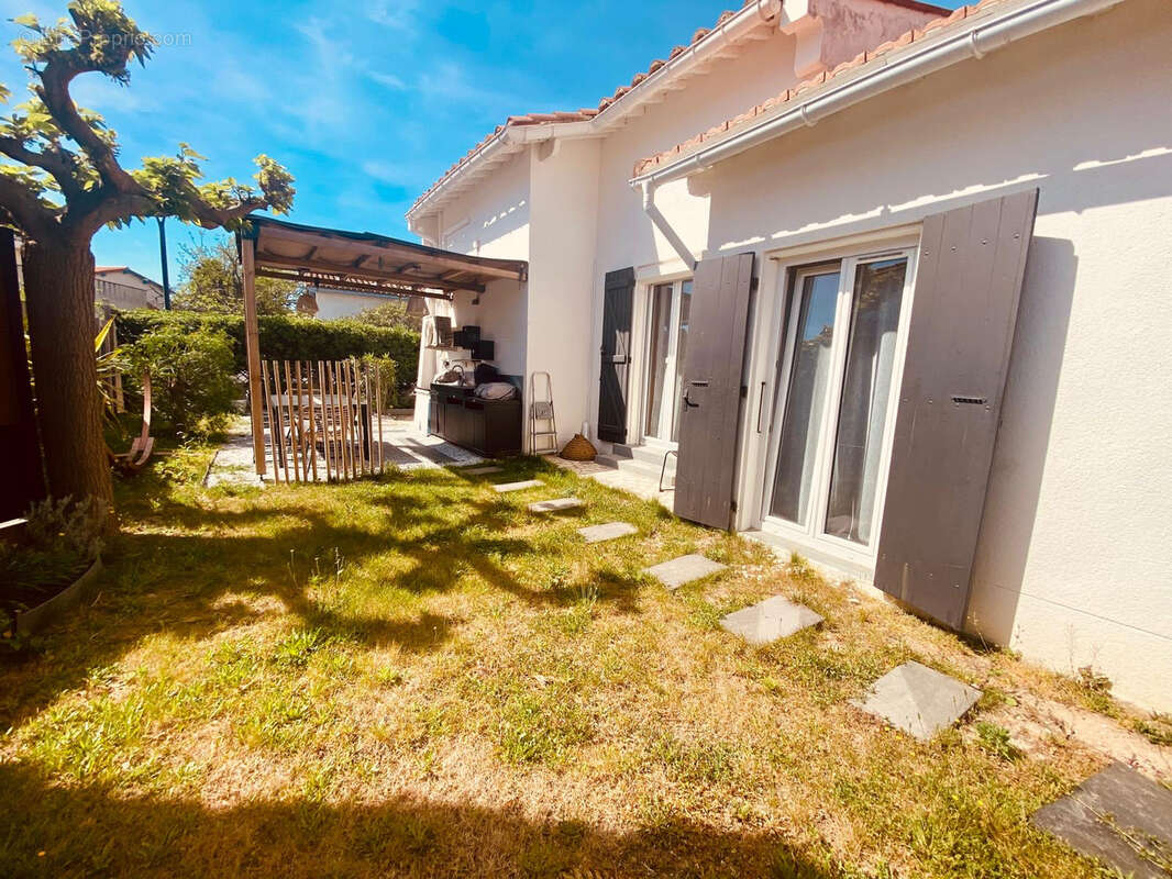 Maison à SAINT-CYPRIEN