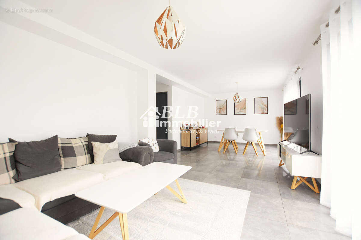 Maison 6 pièces 149 m2 5 chambres - photo 3