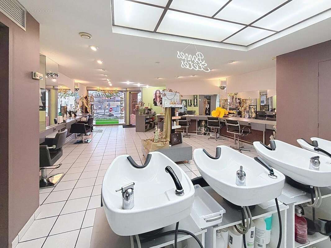 Photo 3 - Commerce à BLAGNAC