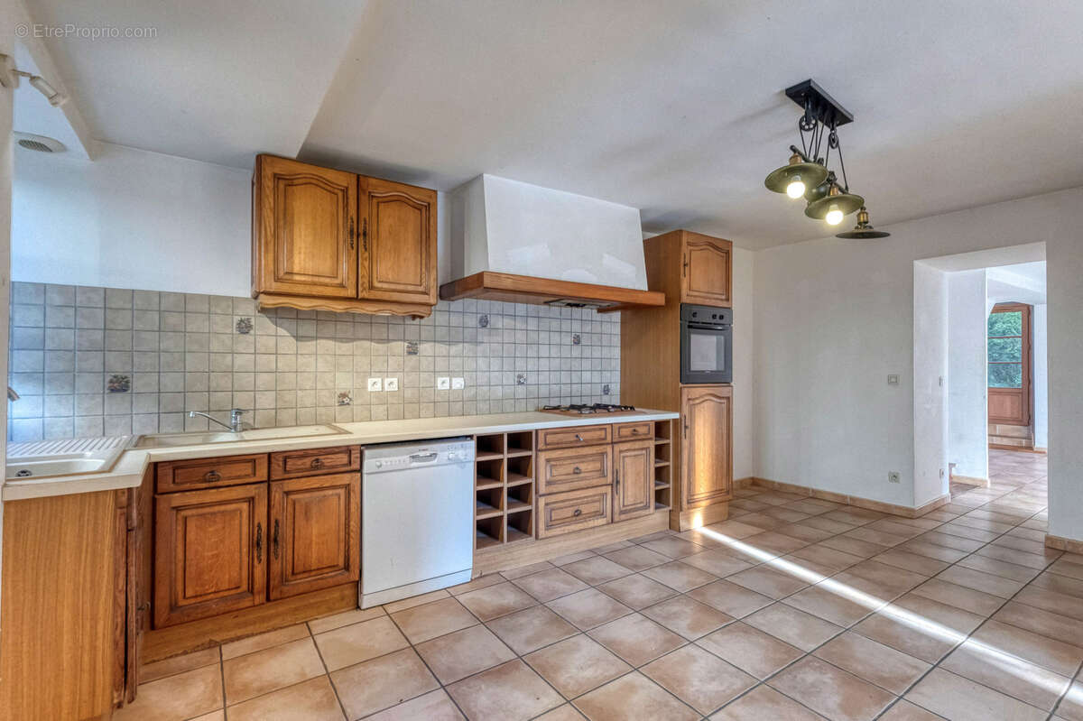 Appartement à SAINT-NAZAIRE-LES-EYMES