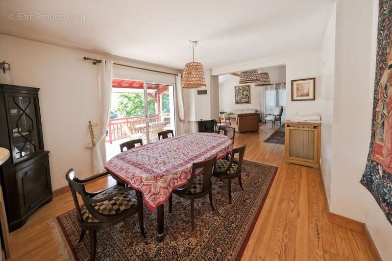 Maison à BASSUSSARRY