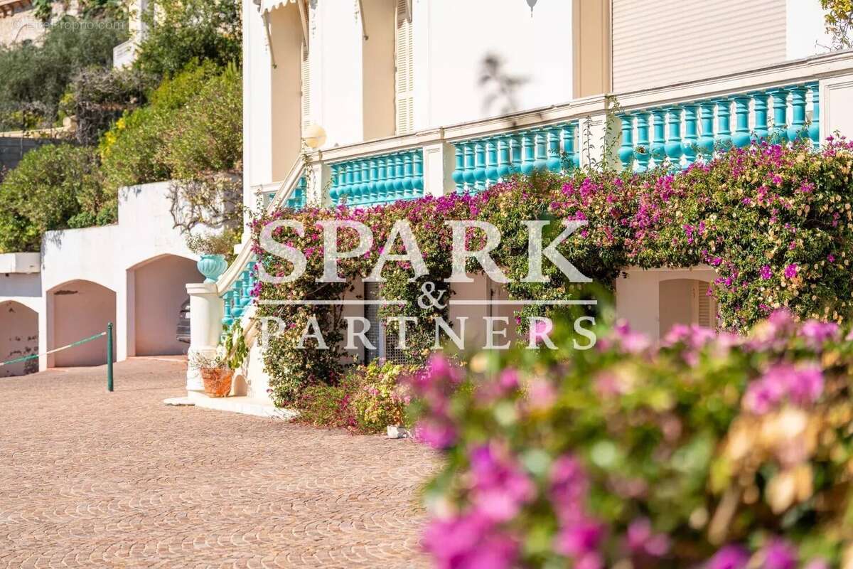 Appartement à BEAULIEU-SUR-MER