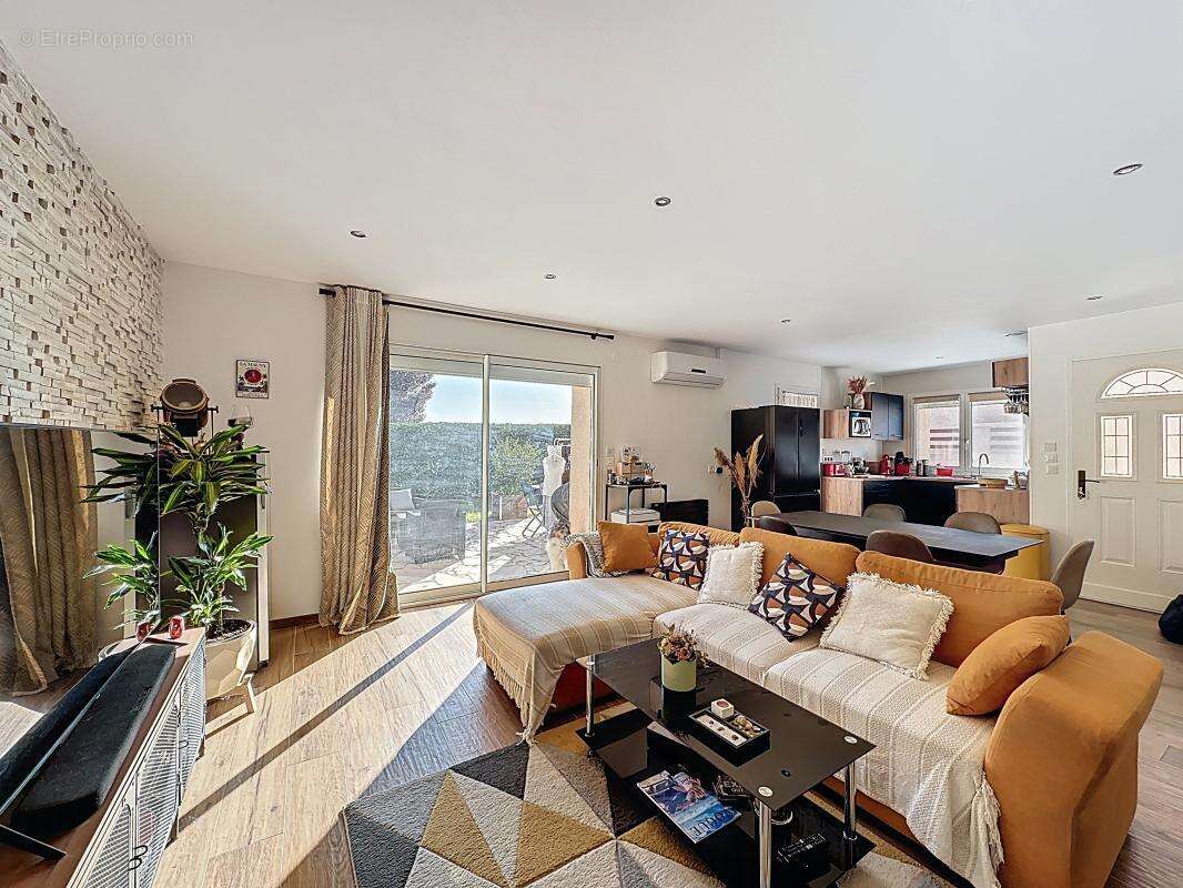 Appartement à COMMUNAY