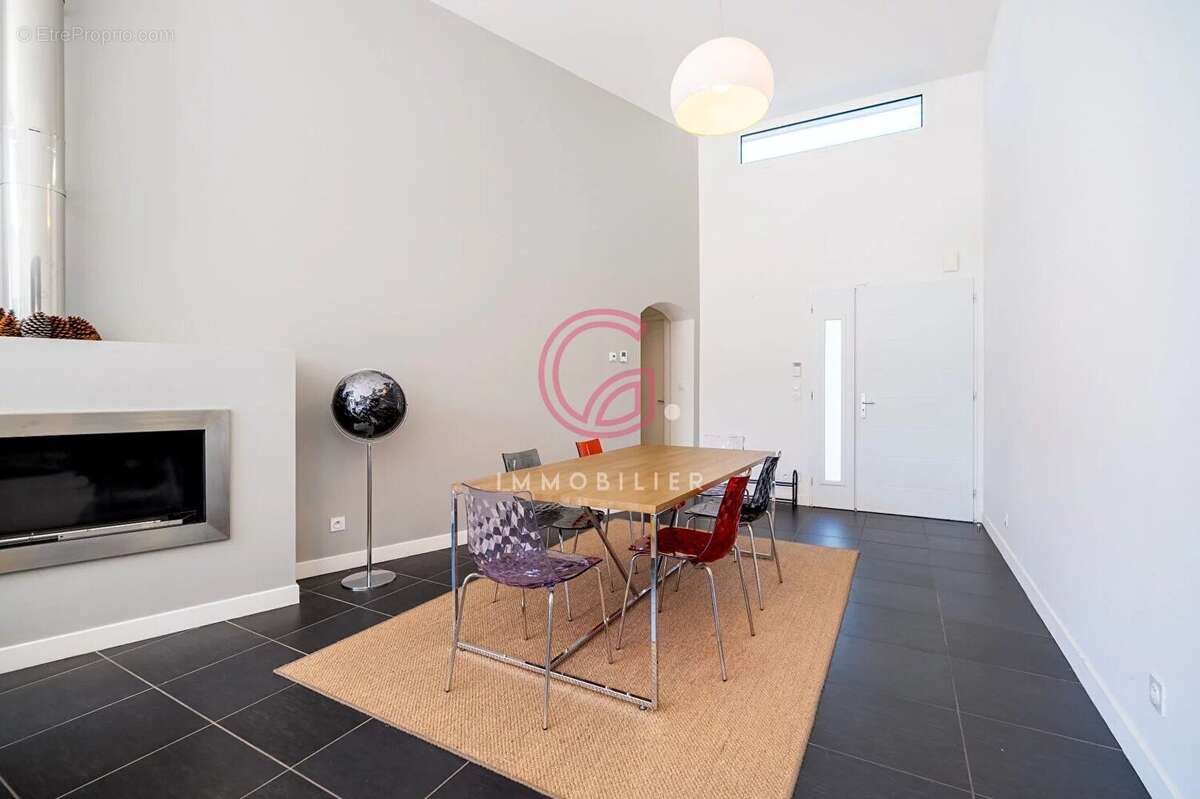 Maison contemporaine à vendre à Biscarrosse - 5 chambres, piscine et terrain spacieux - photo 3