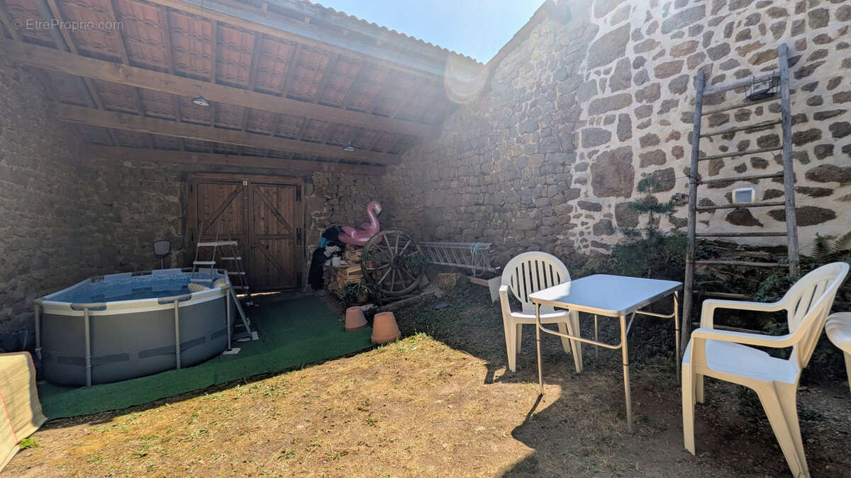 Maison en pierre de 196m2 - photo 2