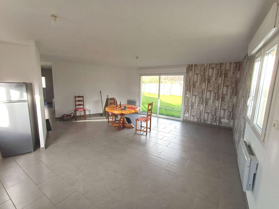 Maison à SAINT-VAAST-D'EQUIQUEVILLE