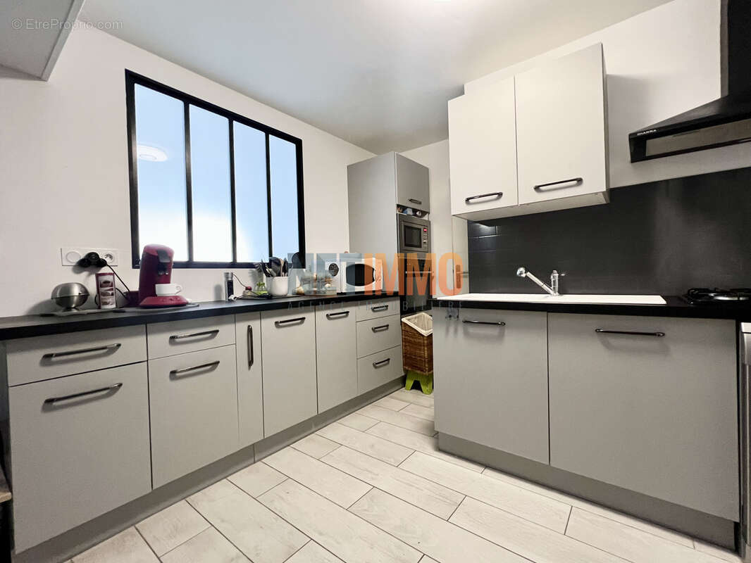 Aimargues - Maison de village de 150 m2 - photo 5