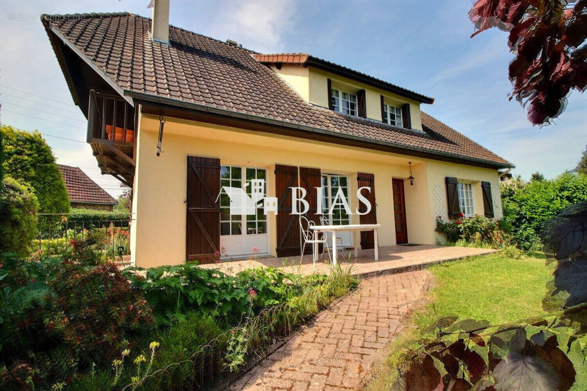 Maison à LA SAUSSAYE