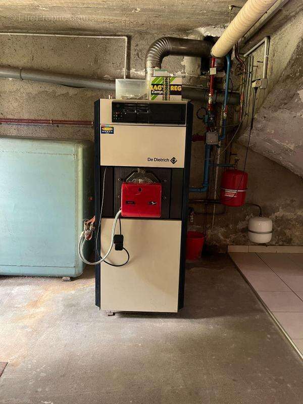 Maison à LA JONCHERE-SAINT-MAURICE