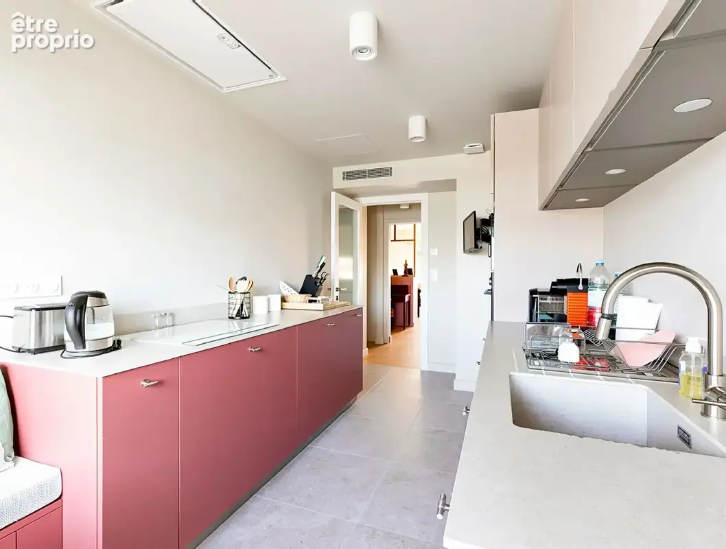 Location Aix proche centre LC Gestion vous propose un appartement de type 4/5 de 136m²  avec terrasse dans une résidence sécuris - photo 4
