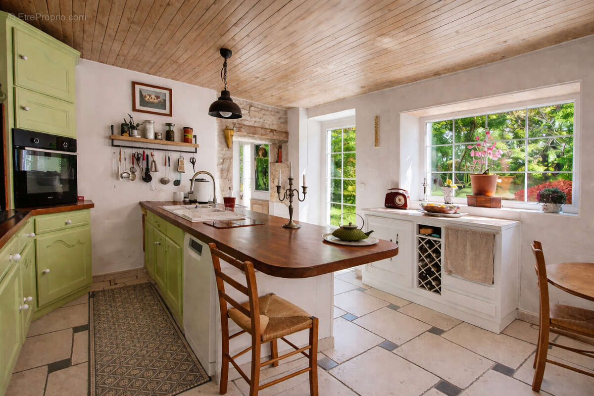 Sainte-soulle propriété 223 m² + gite de 52 m²  5aux multiples possibilités à 15 minutes de la rochelle - photo 8