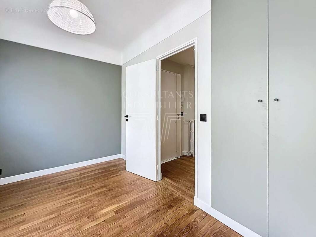 Appartement à PARIS-7E
