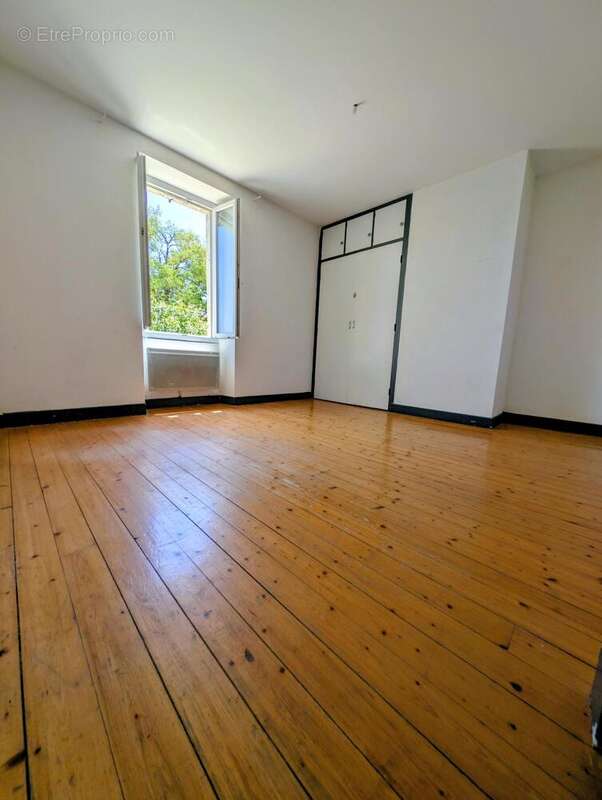 Maison 227 m² à Saint-Antoine-De-Ficalba  - photo 7