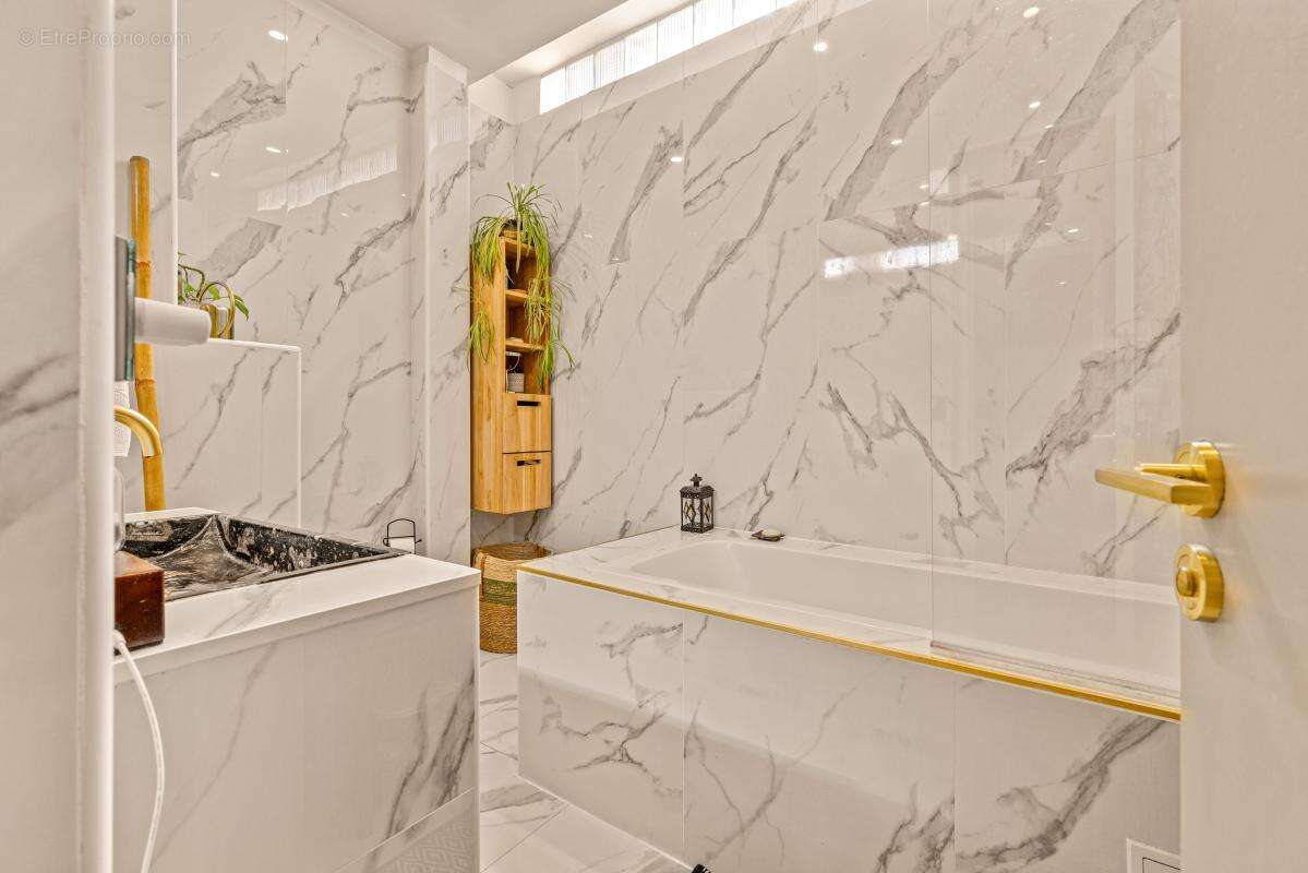 NICE Carré d'or 3P 77m² Dernier étage Balcon Grenier - photo 13