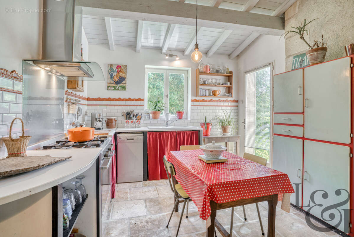 Ensemble immobilier en pierre avec piscine - photo 6