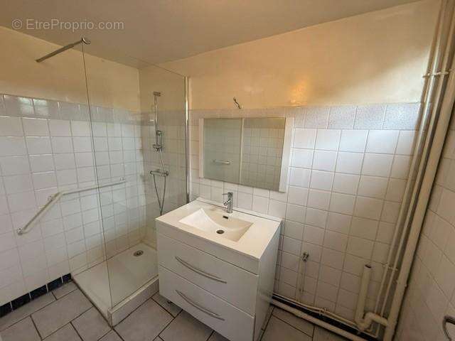 Maison 100 m² à Saint-Martin-De-Bienfaite-La-Cressonniere  - photo 7