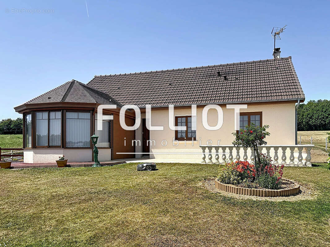 Maison à DOMJEAN