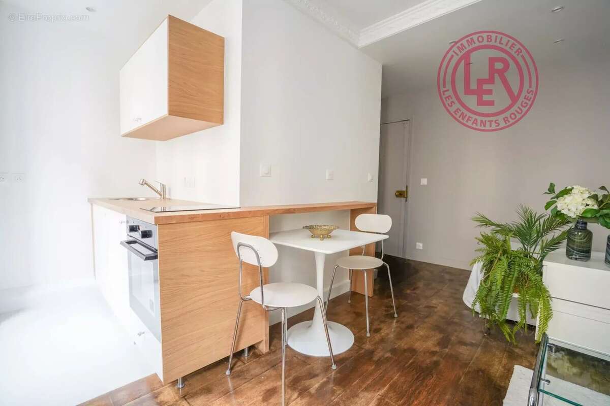 Appartement à PARIS-7E