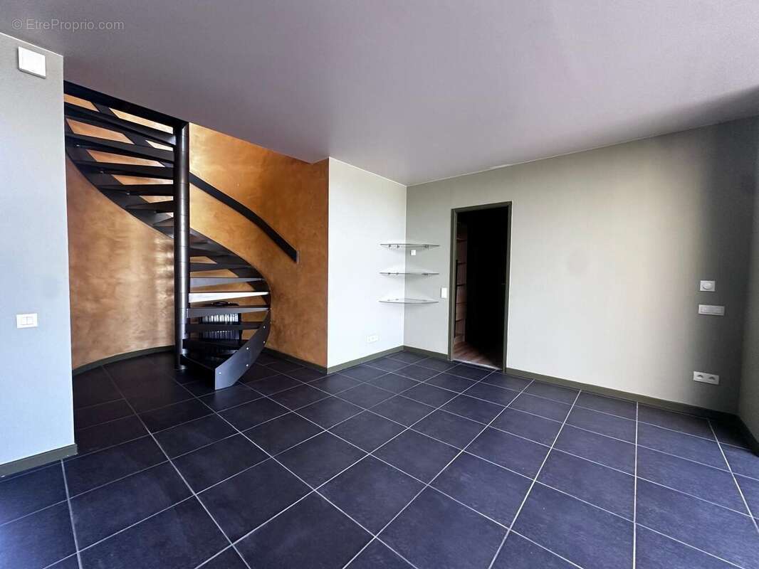 Maison 163 m² à Saint-Simeon-De-Bressieux  - photo 9