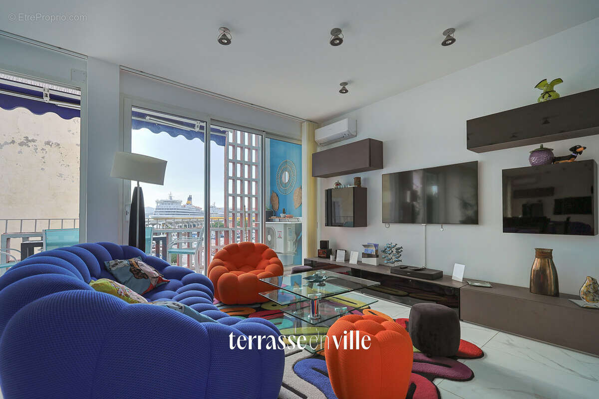 Port de toulon - t3 vue mer - 86 m2- terrasse - 425 000€ - photo 6