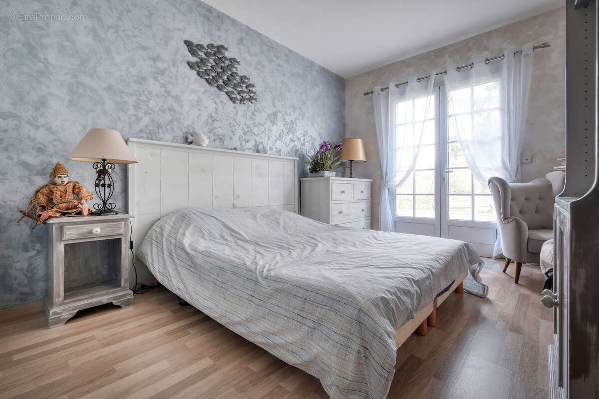 Maison indivdiuelle de plain pied - 210m2 - 5 chambres - dpe c - photo 13