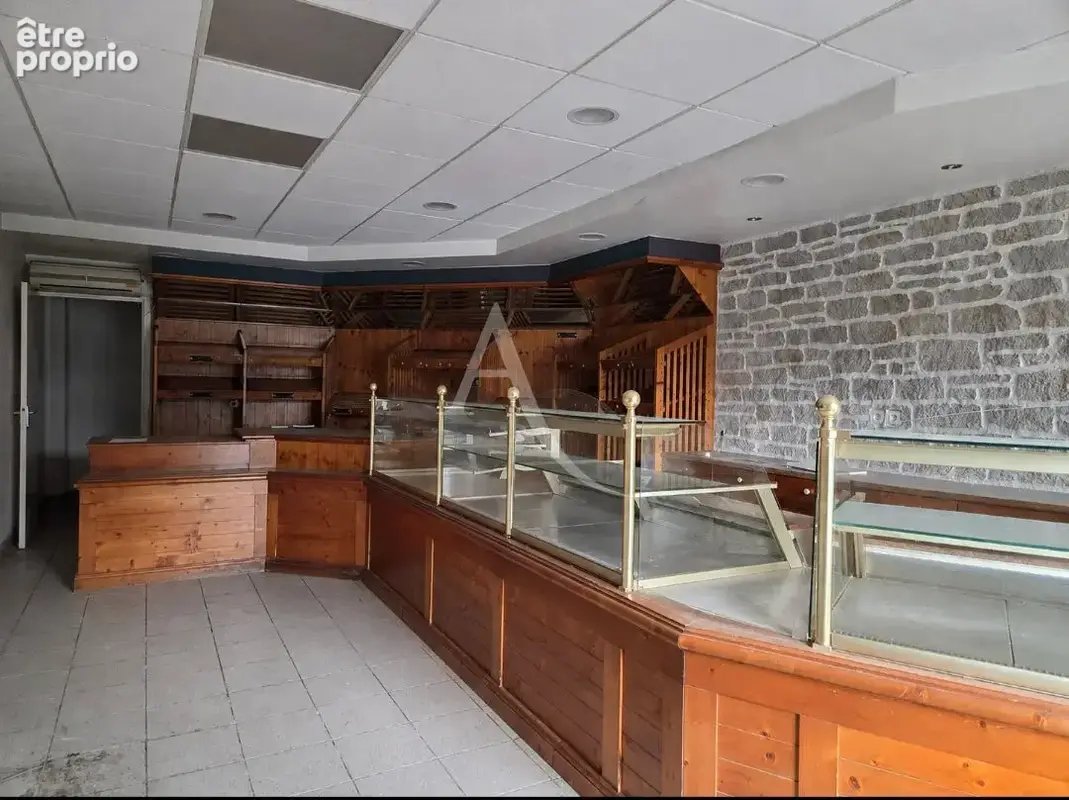 Local commercial avec appartement indépendant. - photo 3