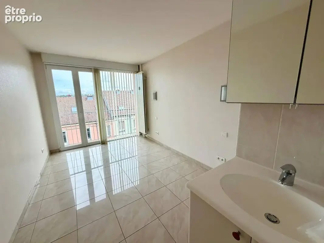 Vente - Belfort   Appartement 6 pièces de 113 m2, 4 chambres, cave et garage - photo 10