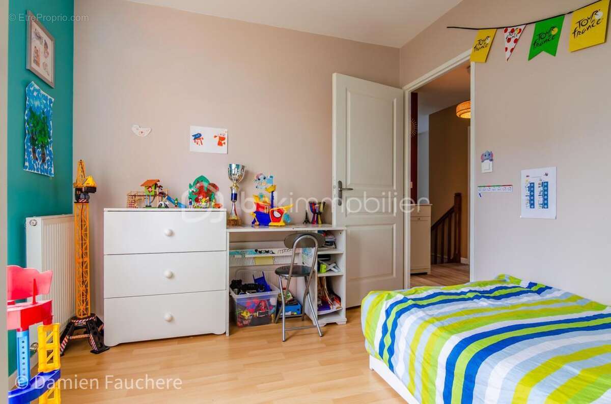 Maison à VAUX-LE-PENIL