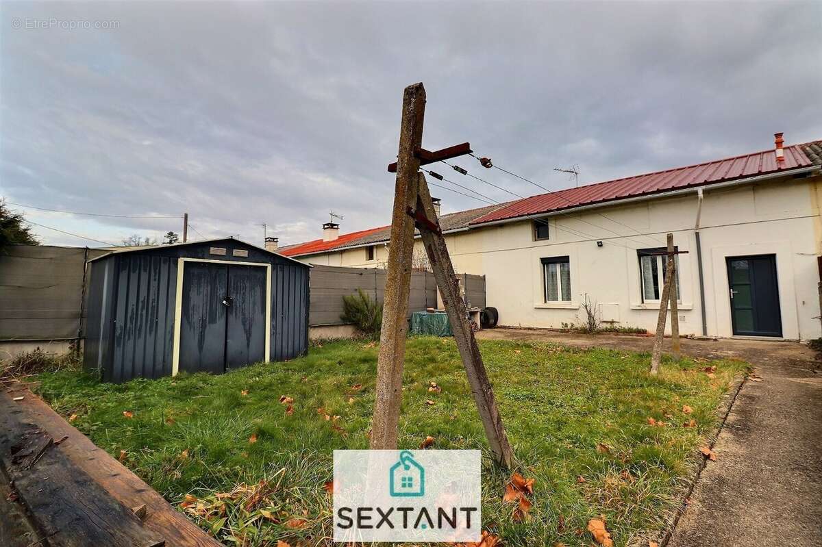 Maison mitoyenne 63m² 63300 Thiers - photo 8