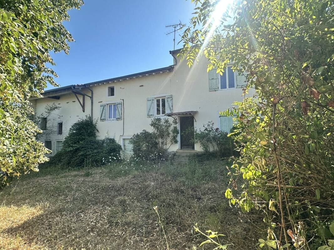 Maison à CHARBONNIERES